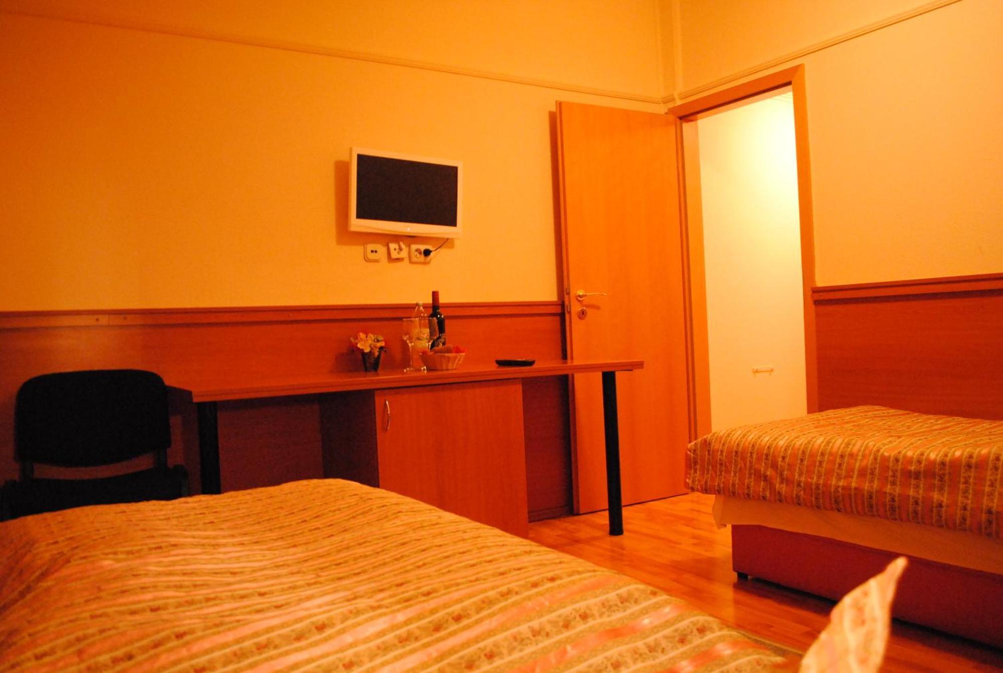 Motel Kiwi Grude Quarto foto