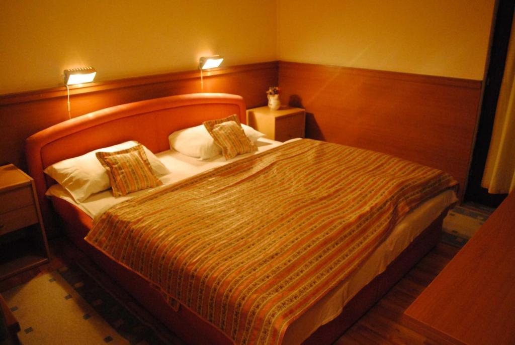 Motel Kiwi Grude Quarto foto